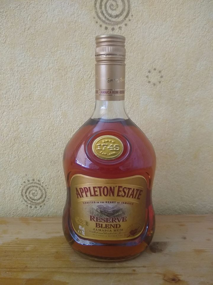 Appleton Estate Reserve Blend is made of 20 different rums of different ages. 